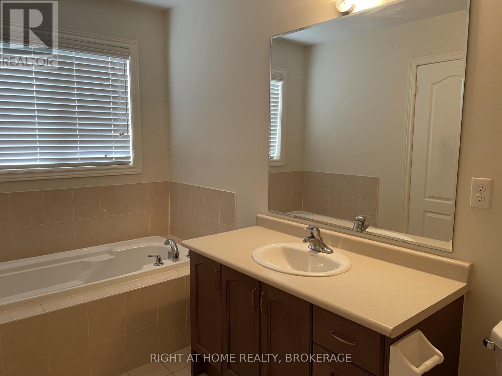 3211 Edwyna Drive Property Photo 17