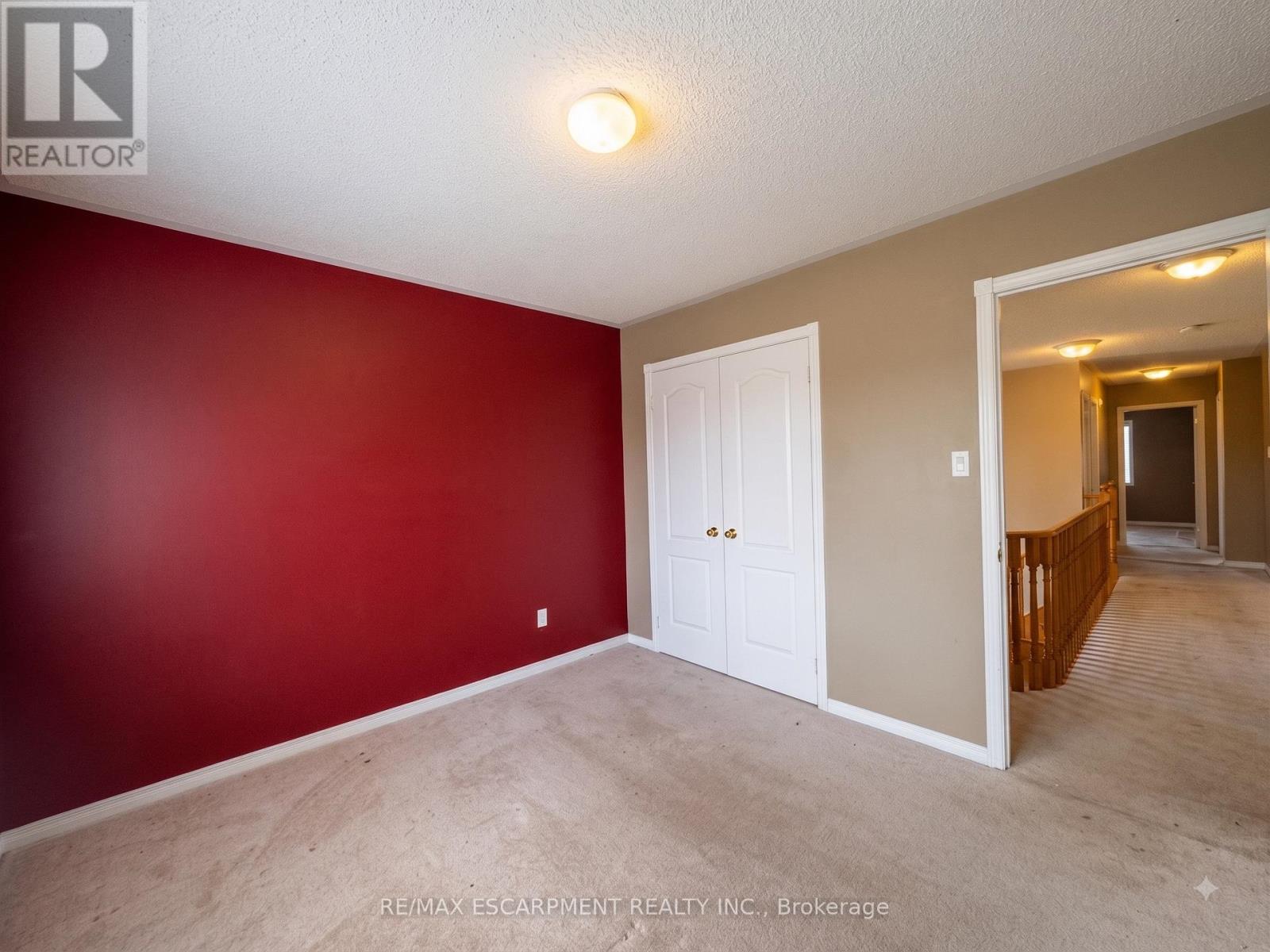 56 Peachleaf Crescent Property Photo 12