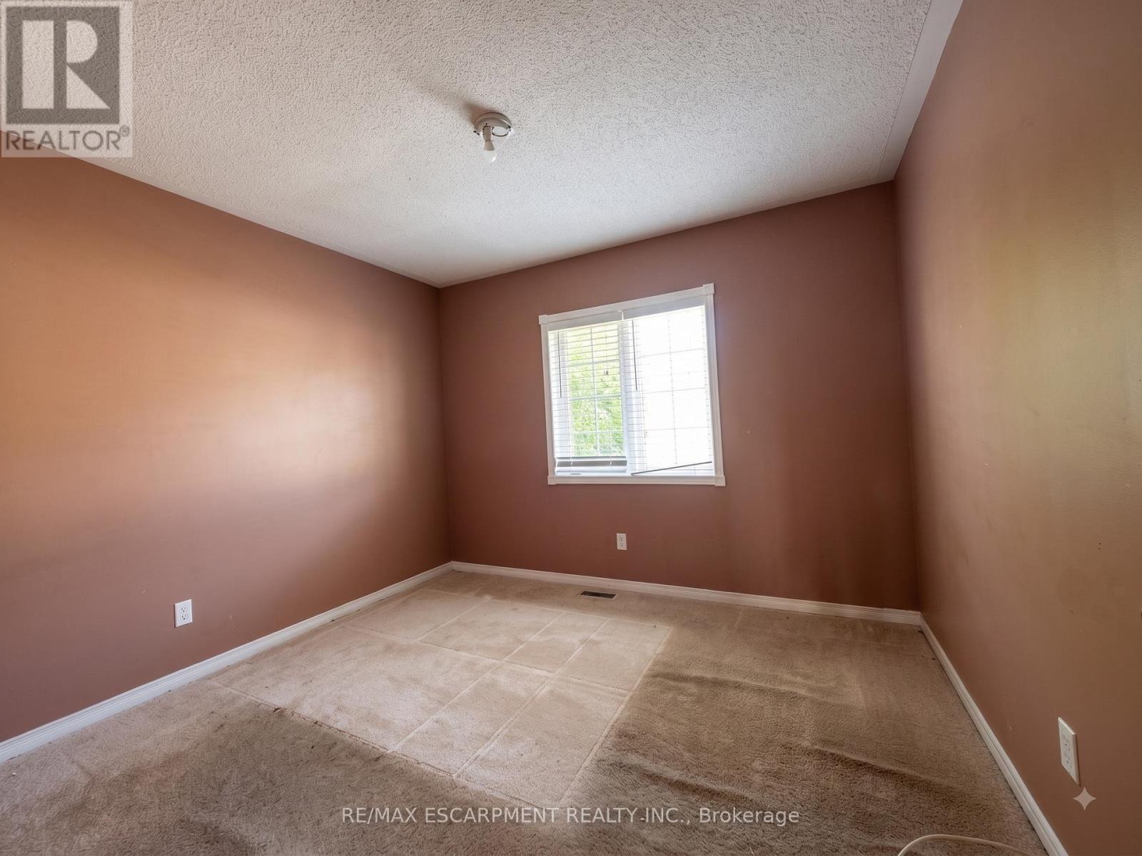 56 Peachleaf Crescent Property Photo 15