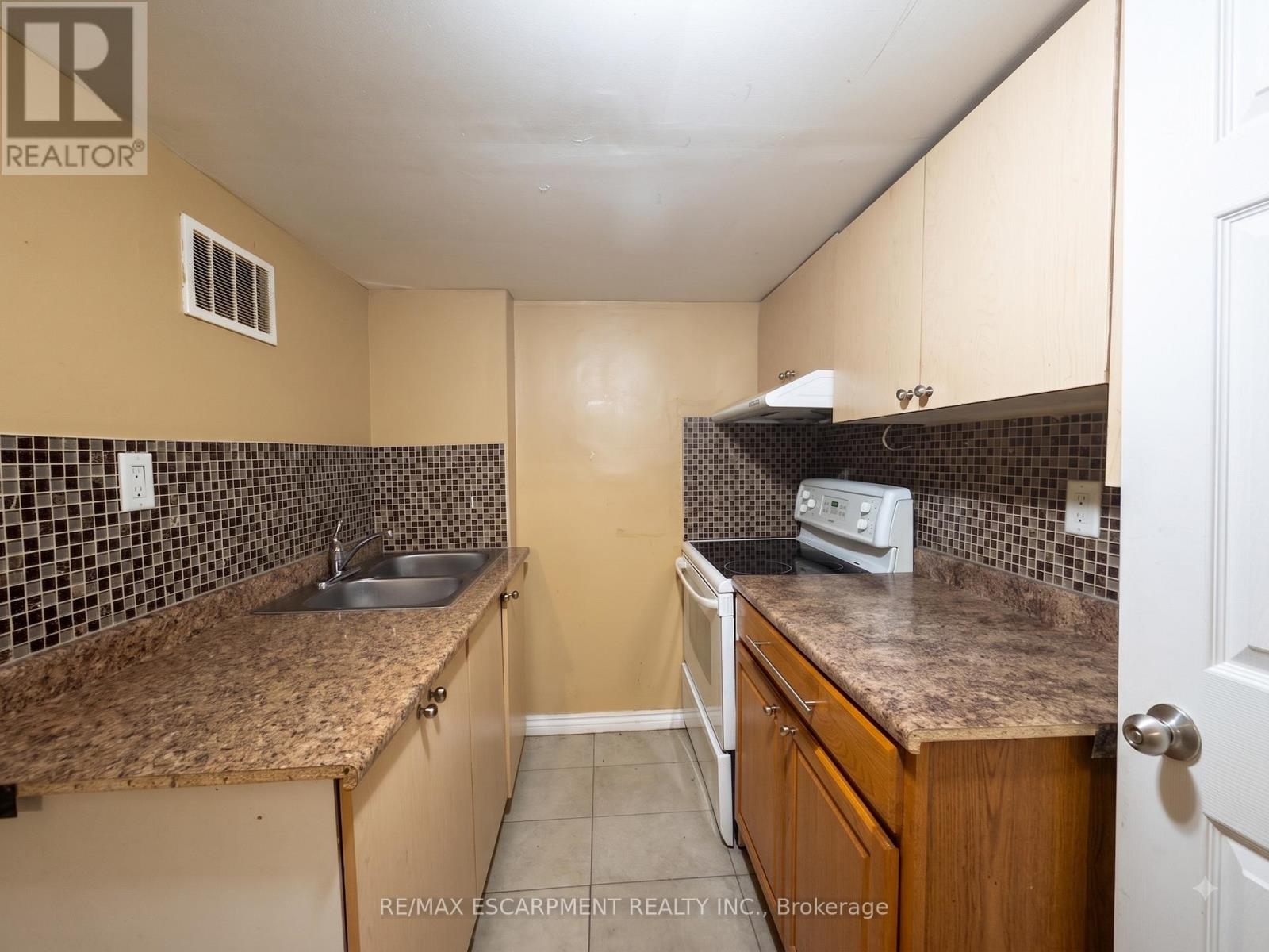 56 Peachleaf Crescent Property Photo 19