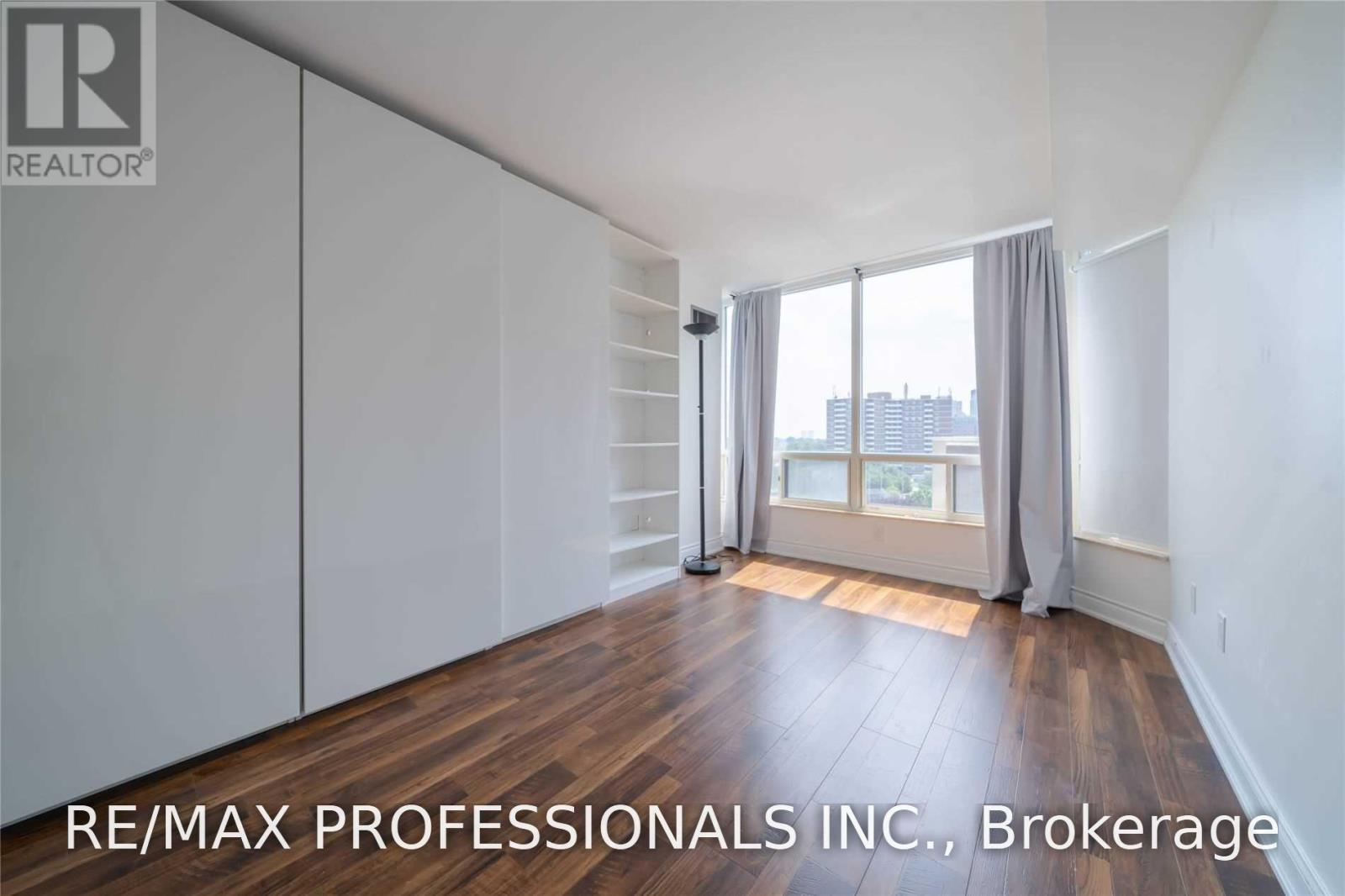 809 - 1300 Islington Avenue Property Photo 8