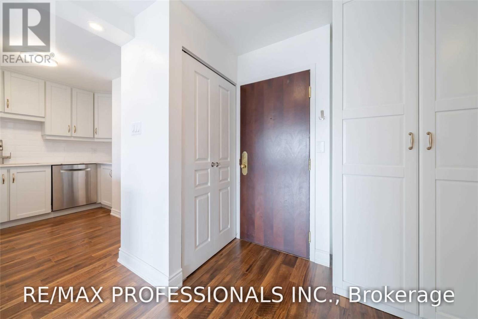 809 - 1300 Islington Avenue Property Photo 9
