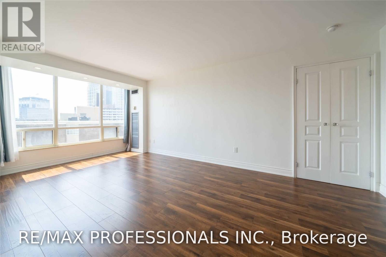 809 - 1300 Islington Avenue Property Photo 12