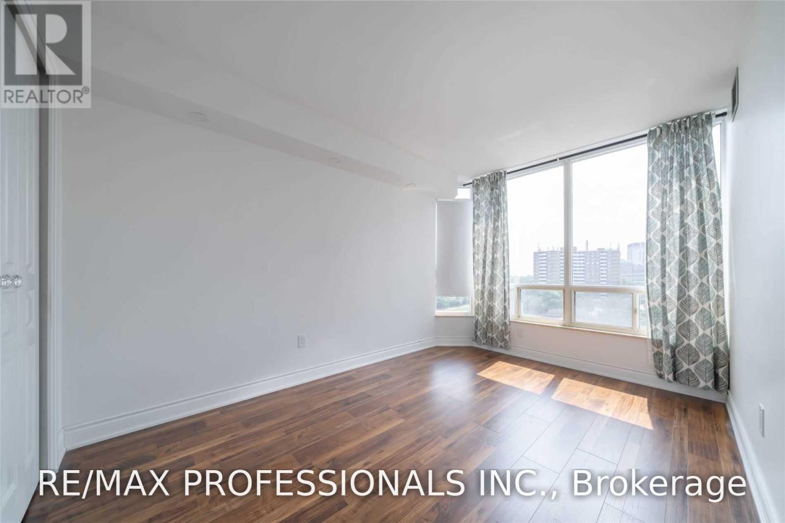 809 - 1300 Islington Avenue Property Photo 17