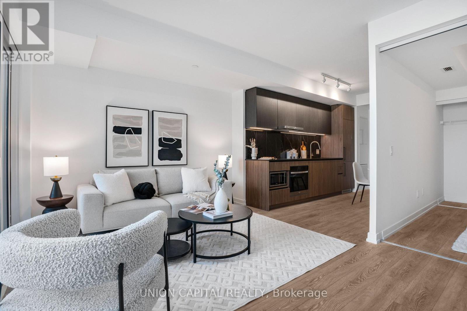835 - 1100 Sheppard Avenue W Photo de la propriété 1
