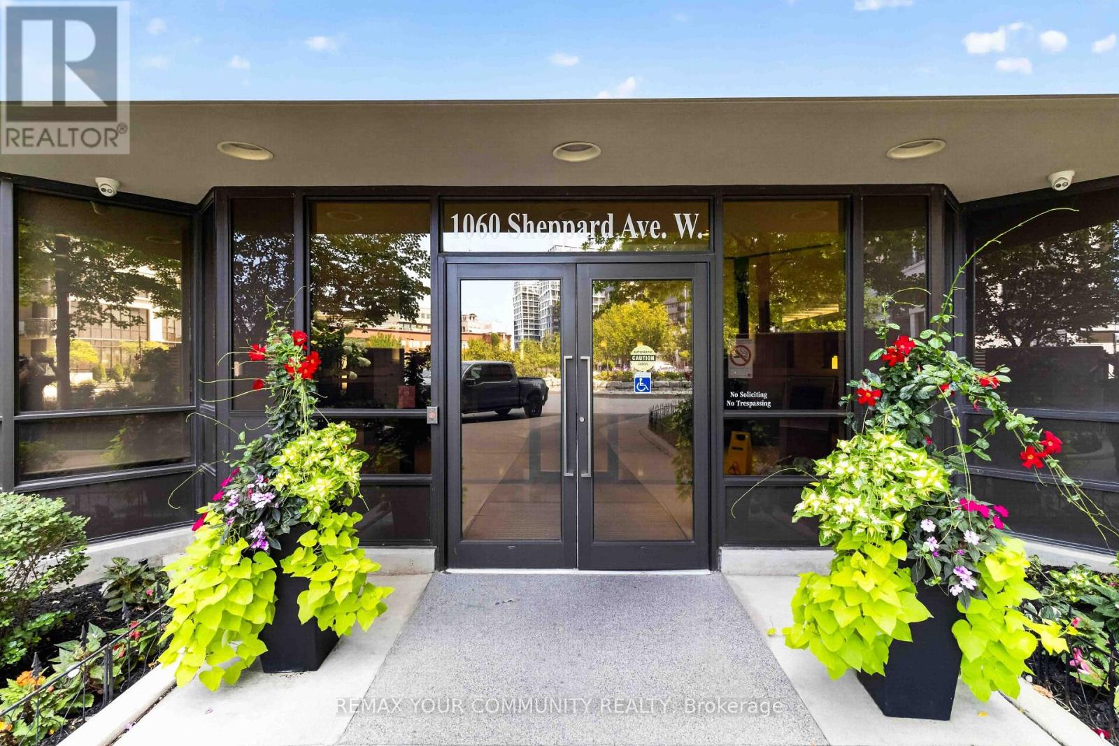 902 - 1060 Sheppard Avenue W Property Photo 3