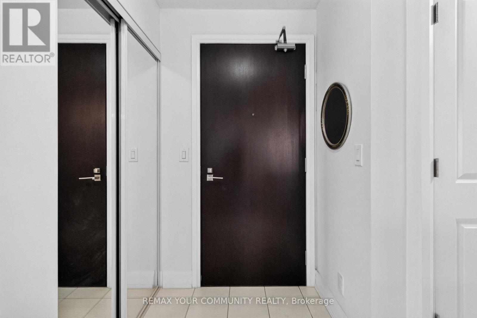 902 - 1060 Sheppard Avenue W Property Photo 8