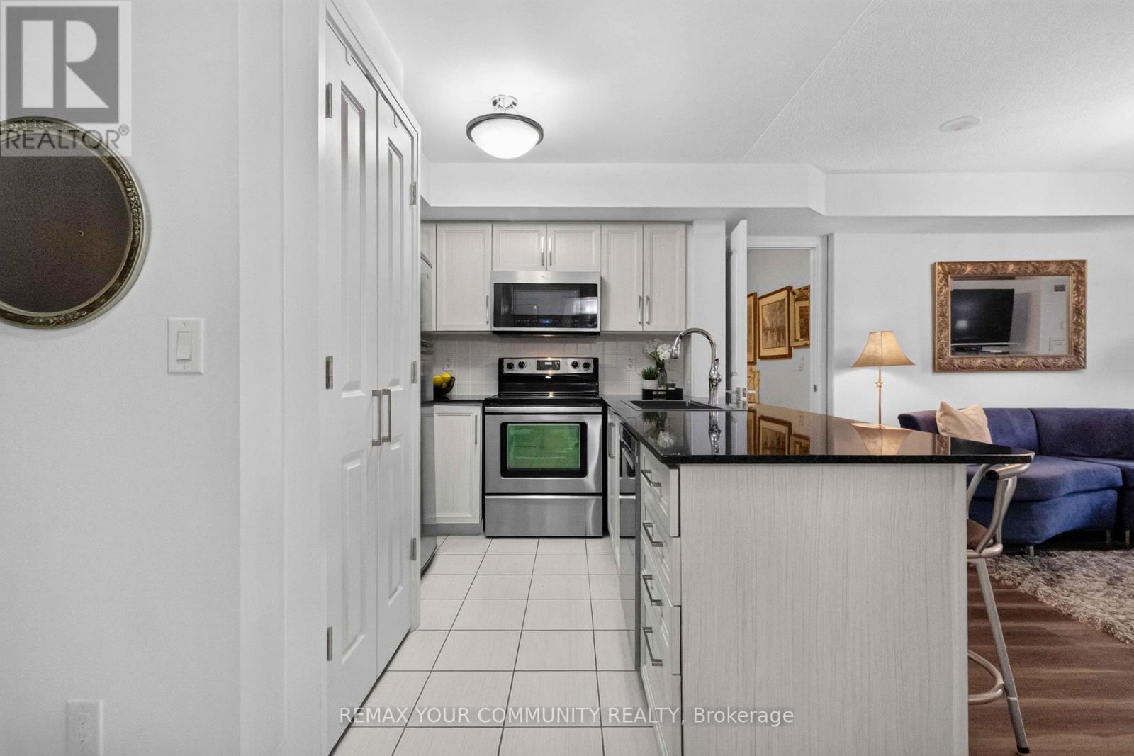 902 - 1060 Sheppard Avenue W Property Photo 9