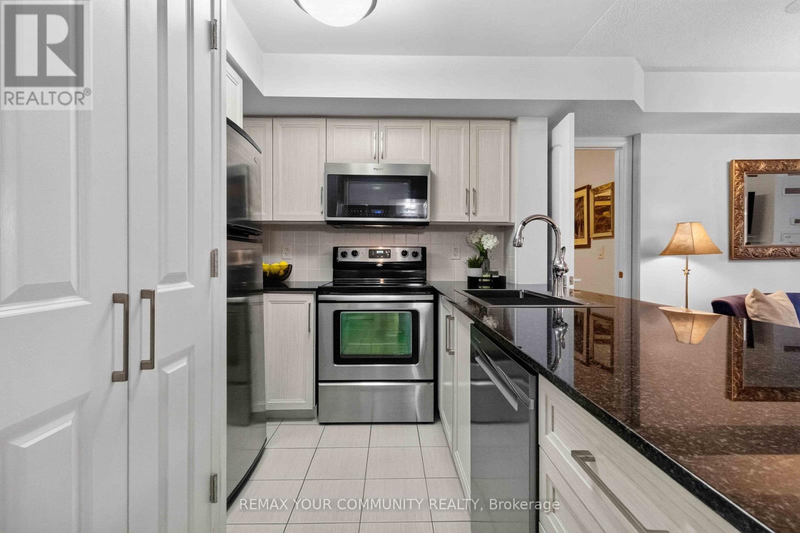 902 - 1060 Sheppard Avenue W Property Photo 10