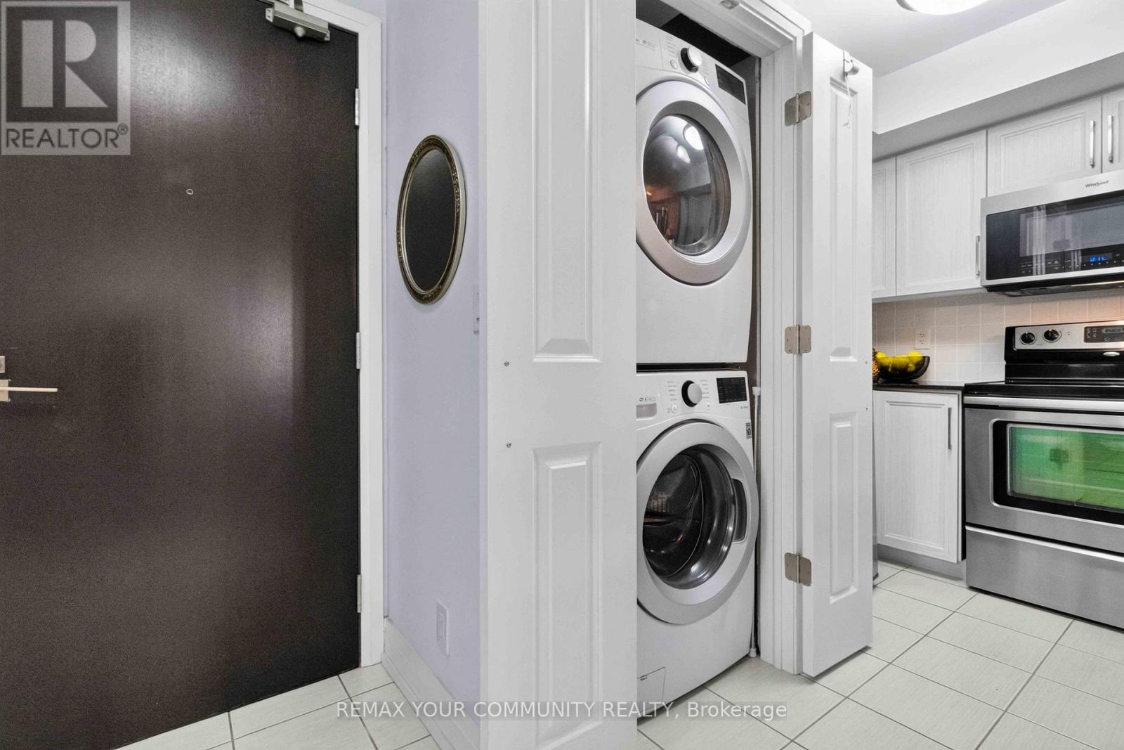 902 - 1060 Sheppard Avenue W Property Photo 12
