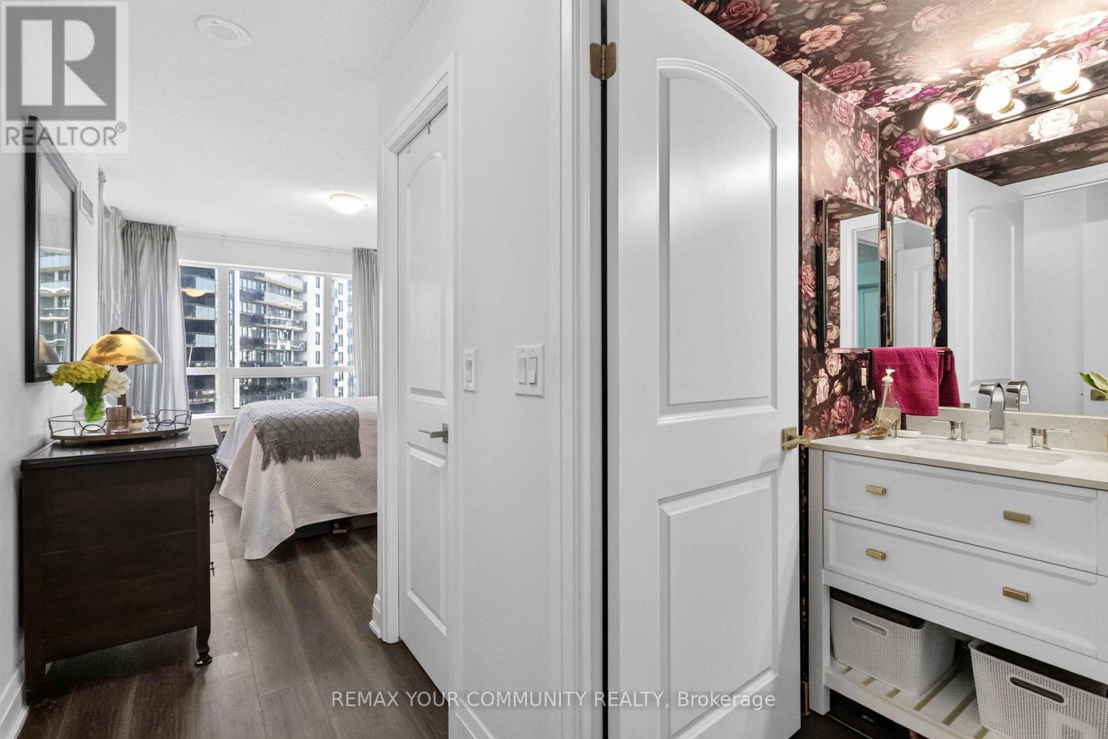902 - 1060 Sheppard Avenue W Property Photo 26