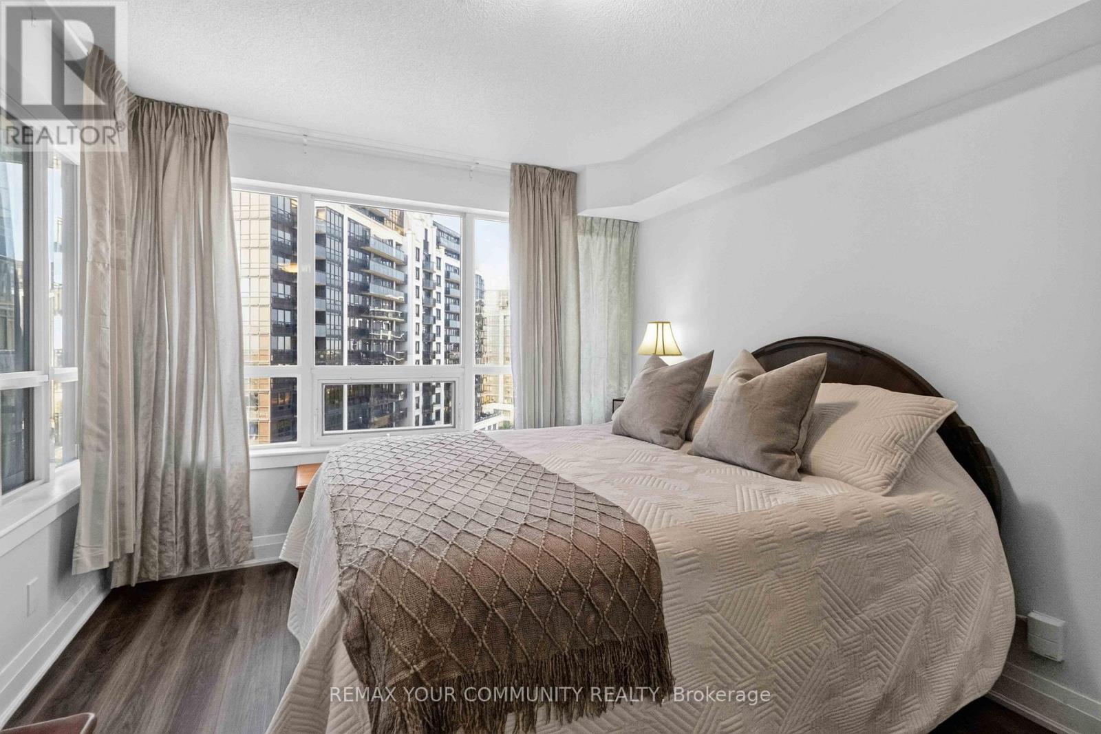 902 - 1060 Sheppard Avenue W Property Photo 28