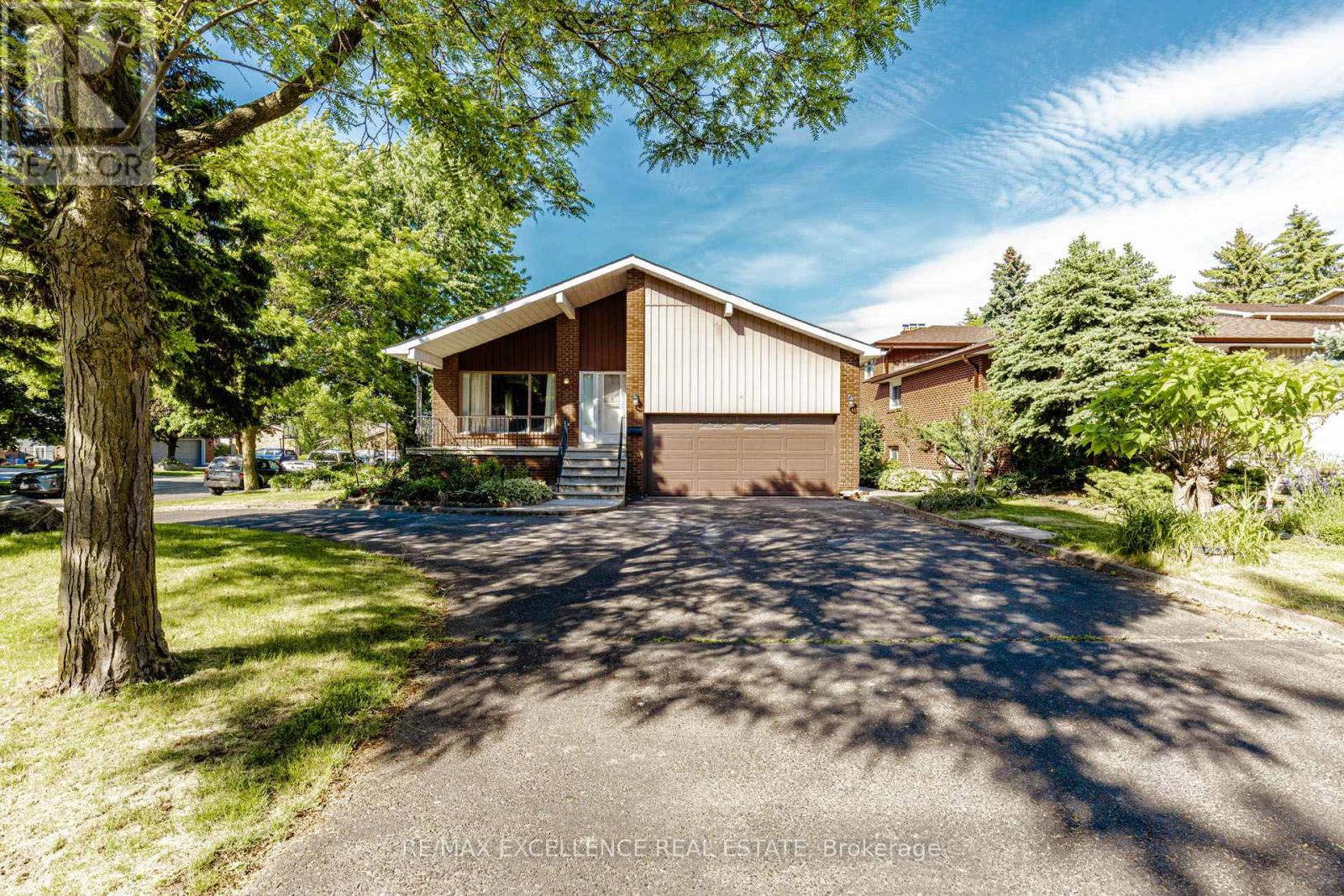 15 MAIDSTONE CRESCENT Property Photo 1