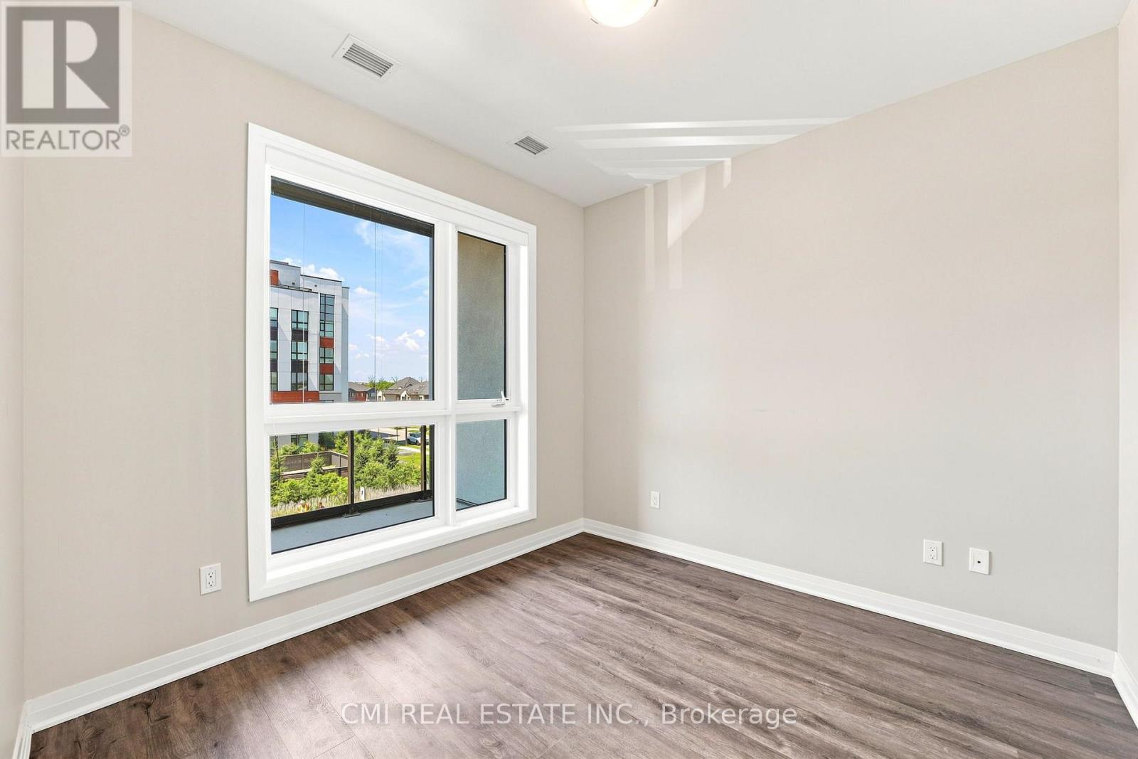 312 - 470 Gordon Krantz Avenue Property Photo 21