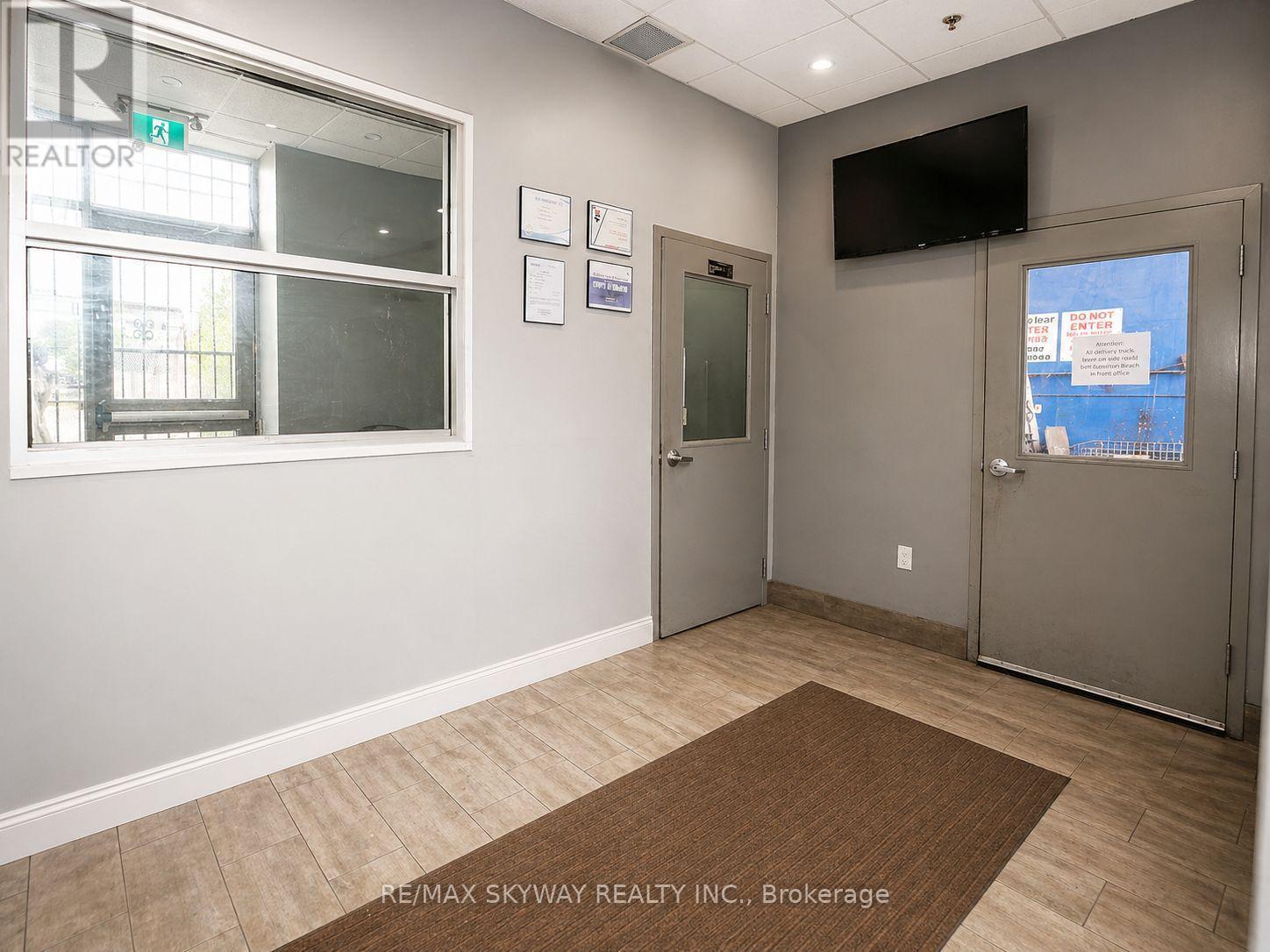 20 - 2070 Steeles Avenue E Property Photo 8