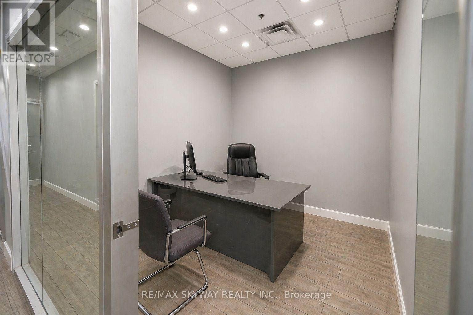 20 - 2070 Steeles Avenue E Property Photo 17