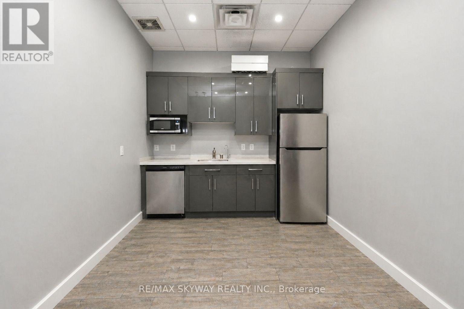 20 - 2070 Steeles Avenue E Property Photo 21