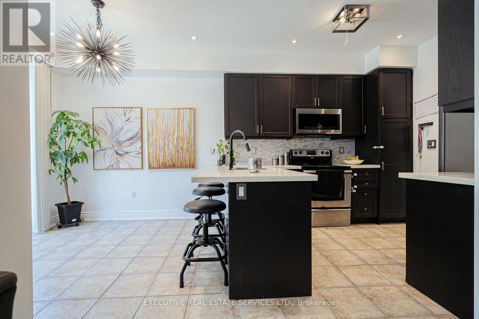 2 Nectarlane Avenue Property Photo 12