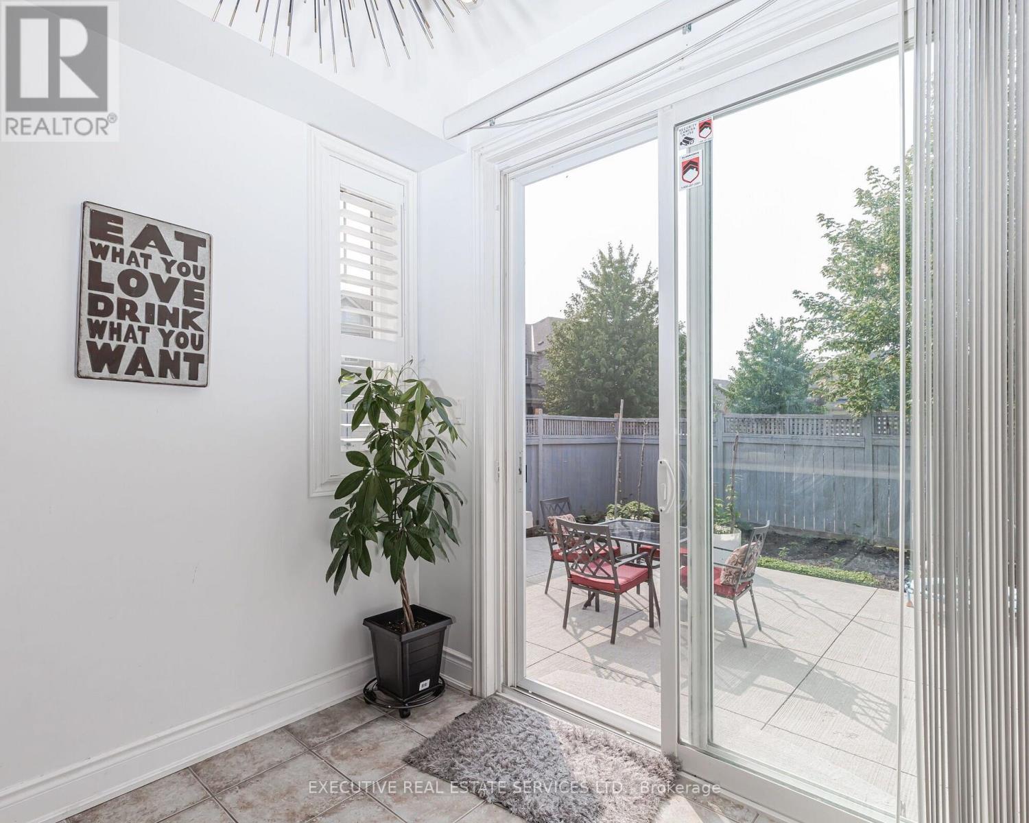 2 Nectarlane Avenue Property Photo 37