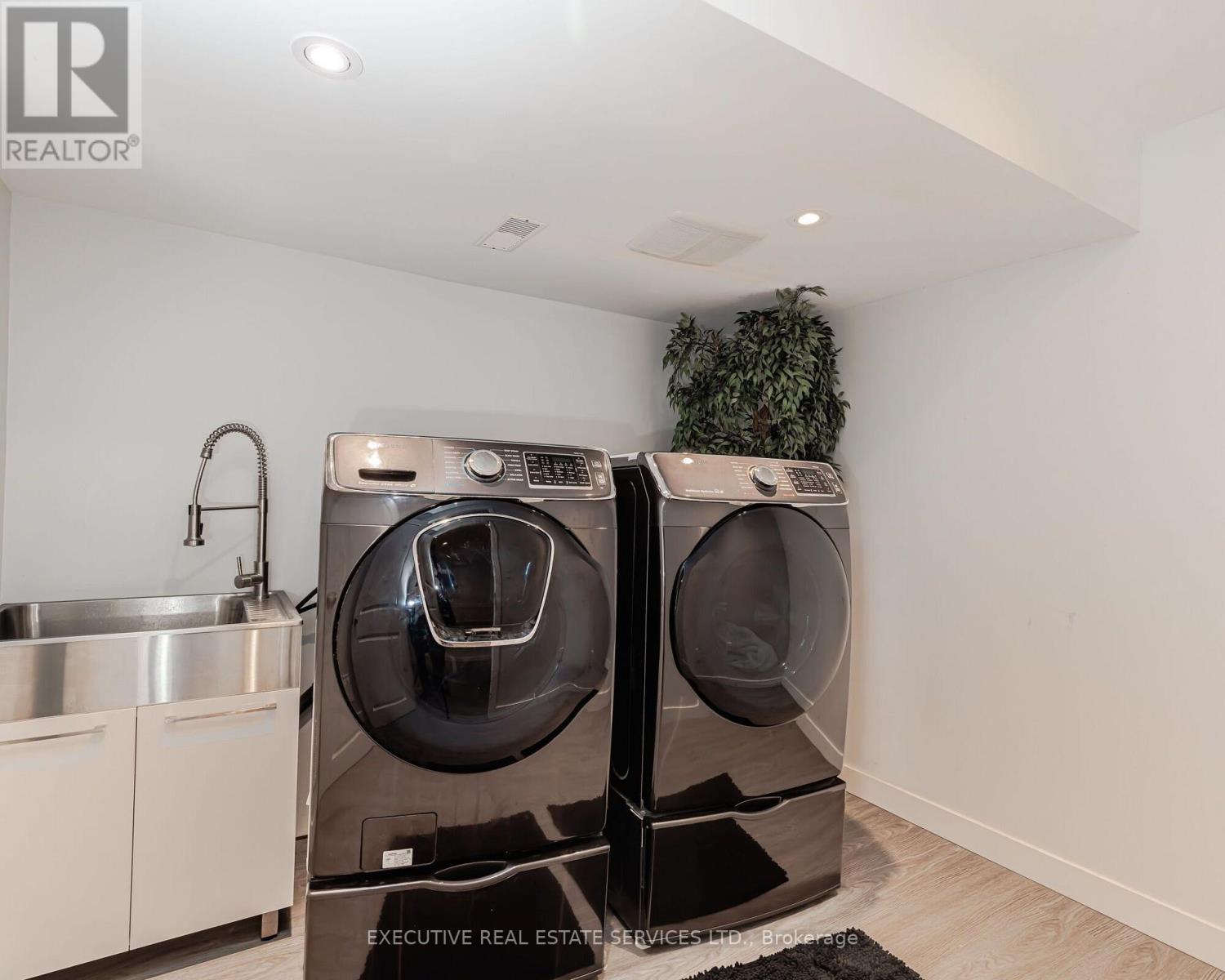 2 Nectarlane Avenue Property Photo 42