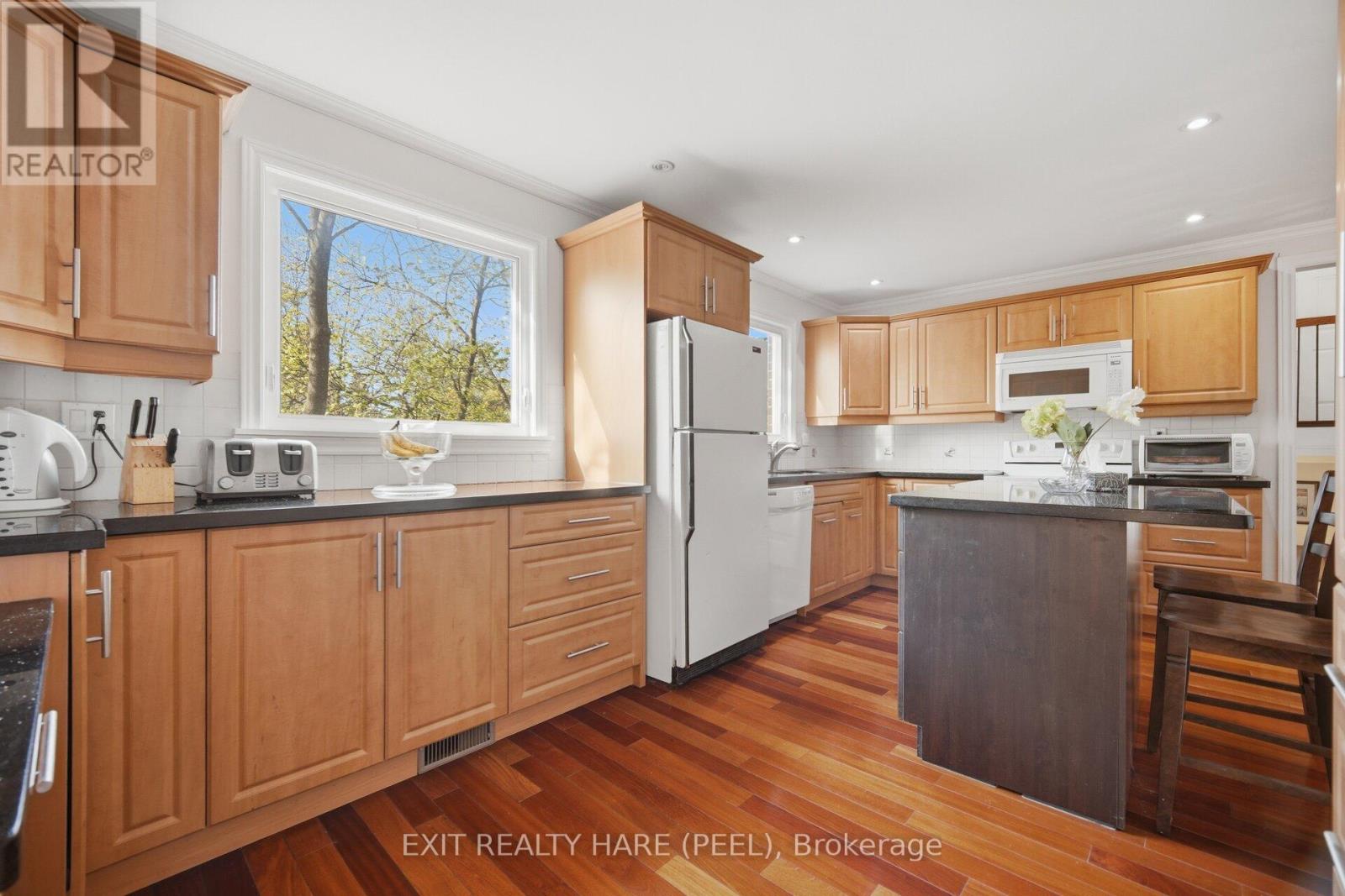 30 Thorsby Court Property Photo 6