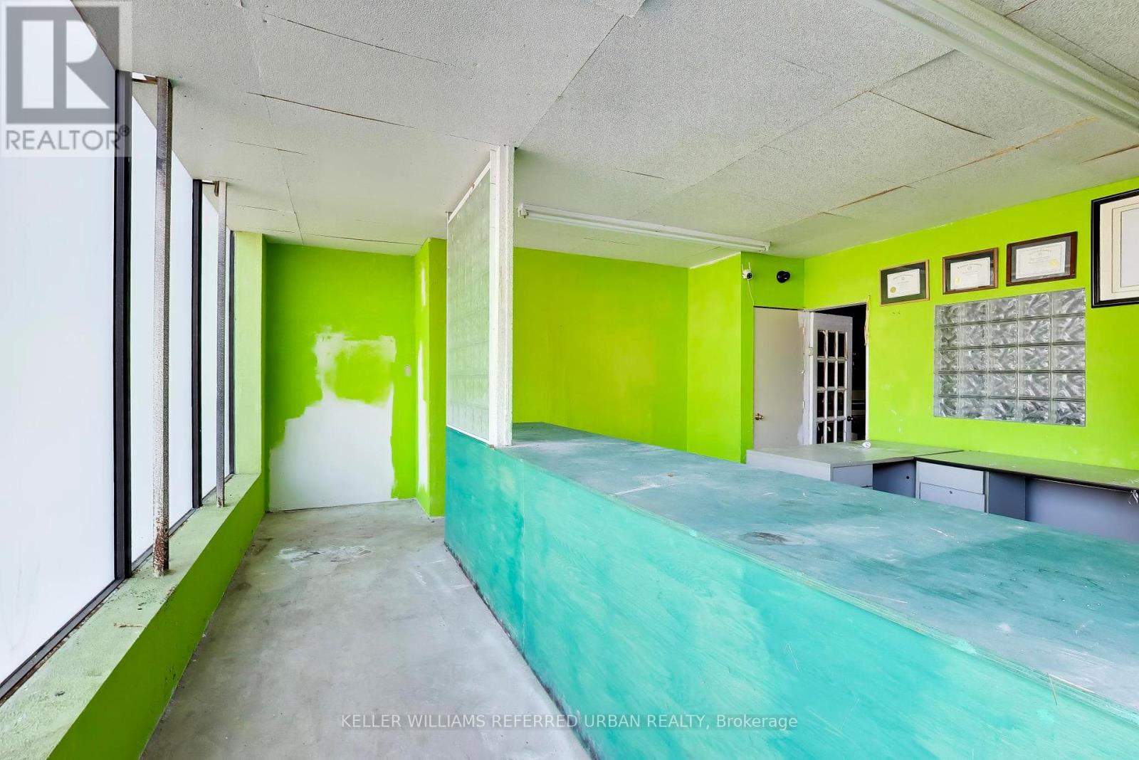 37 - 5359 Timberlea Boulevard Property Photo 3