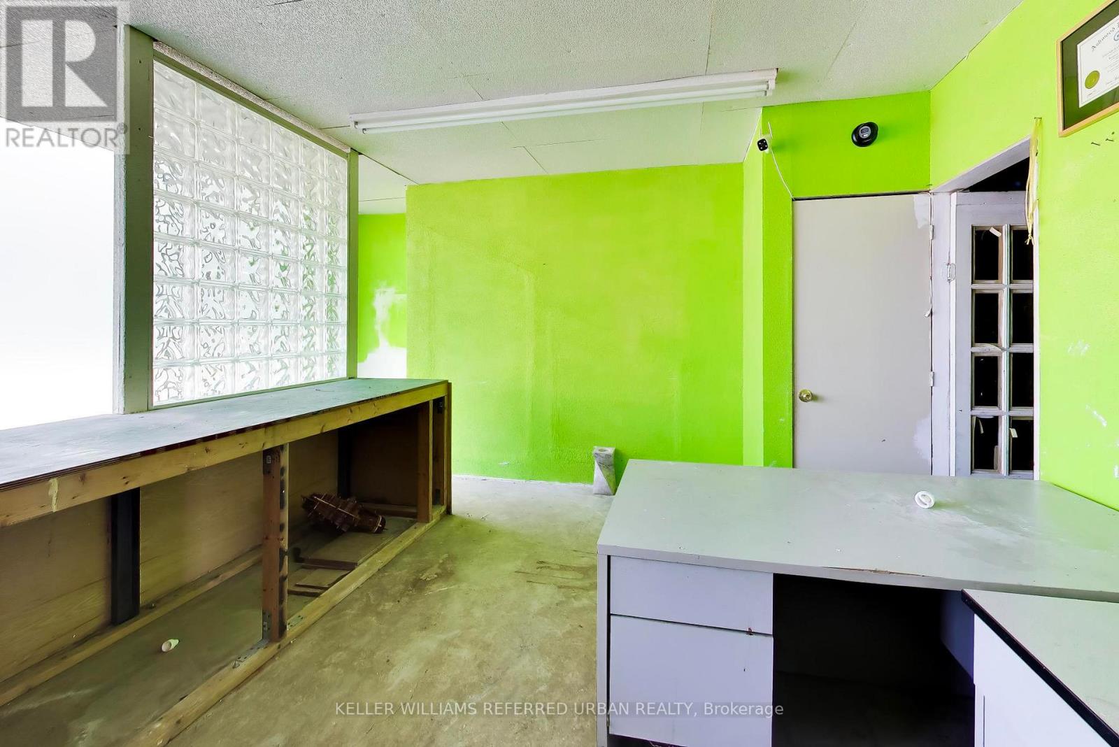 37 - 5359 Timberlea Boulevard Property Photo 6