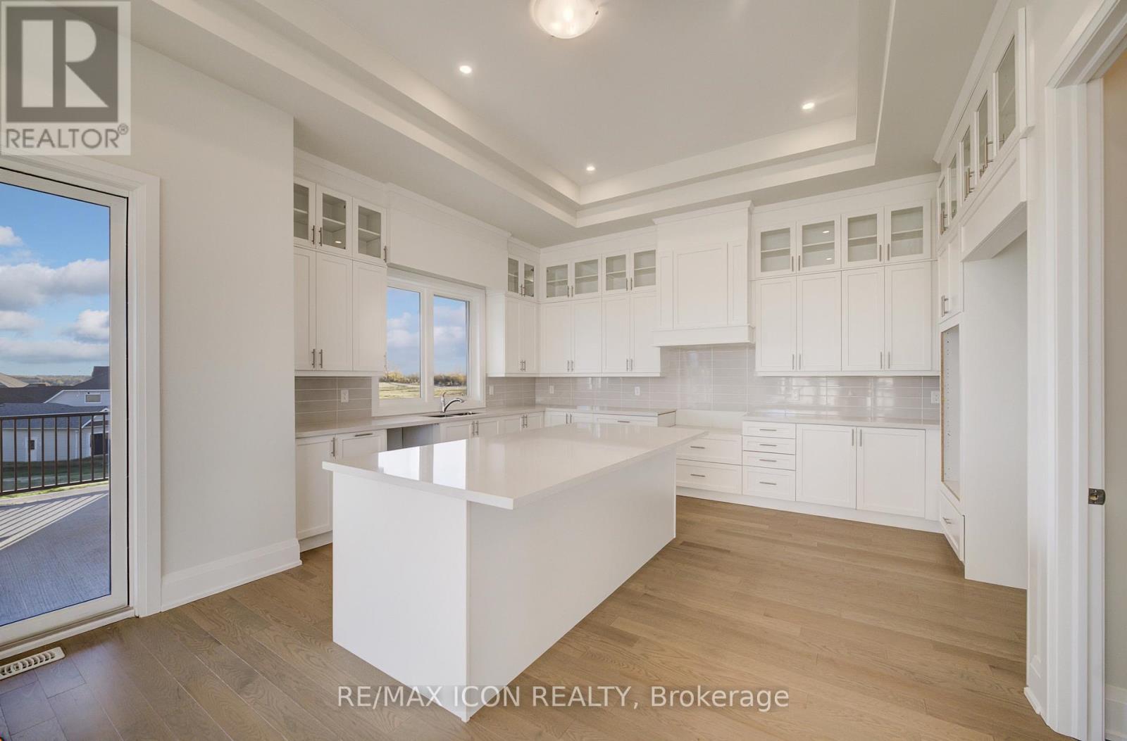 55 William Crisp Drive E Property Photo 16