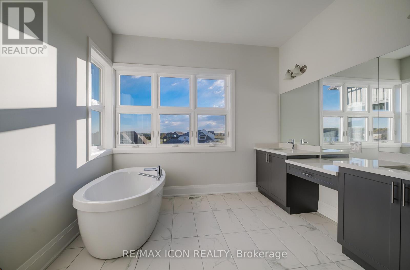55 William Crisp Drive E Property Photo 23