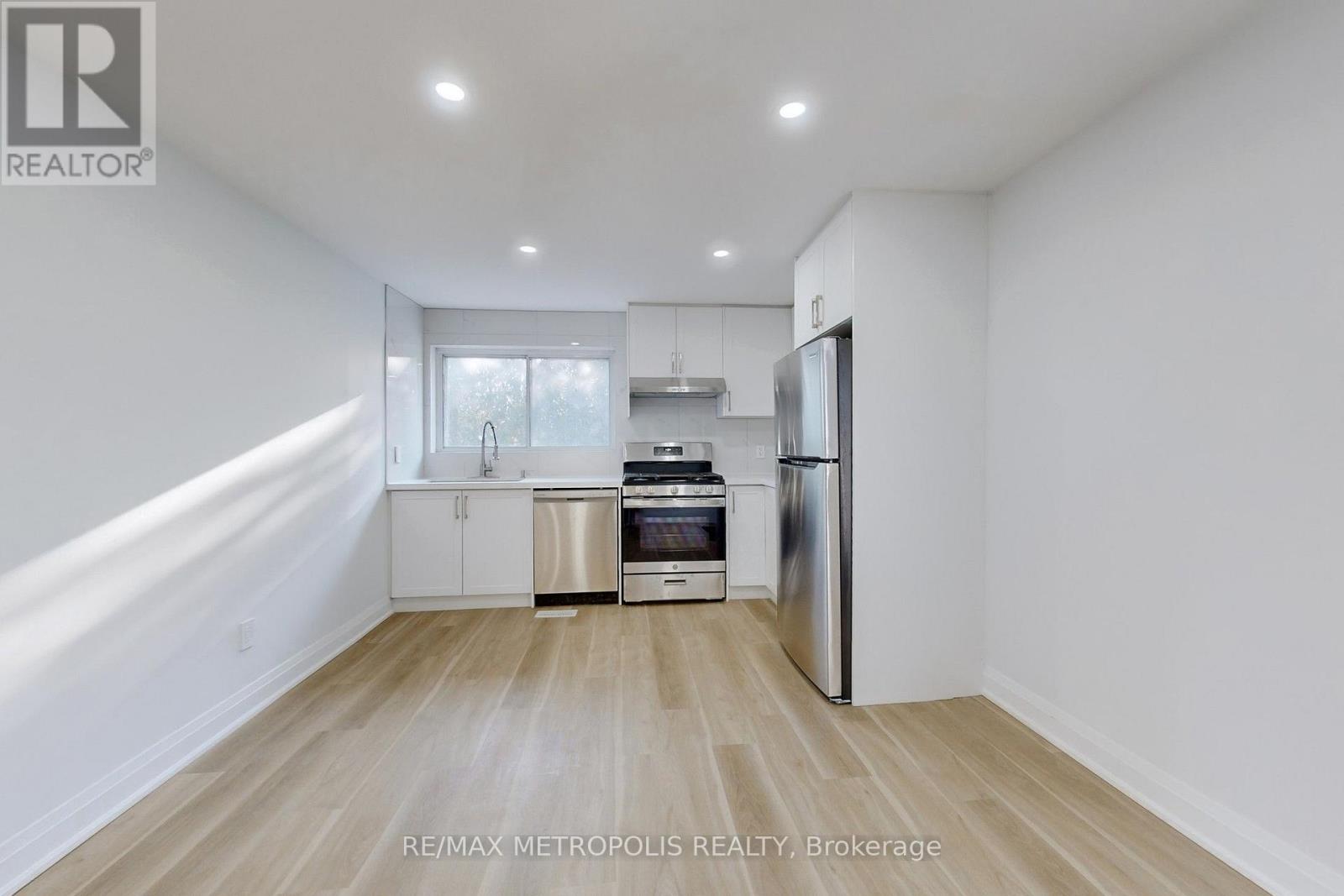 UPPER - 85 PRIMULA CRESCENT Property Photo 1