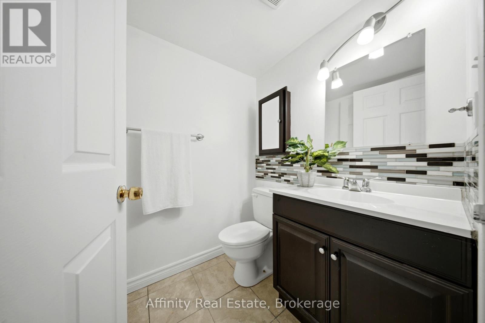 202 - 25 Agnes Street Property Photo 24