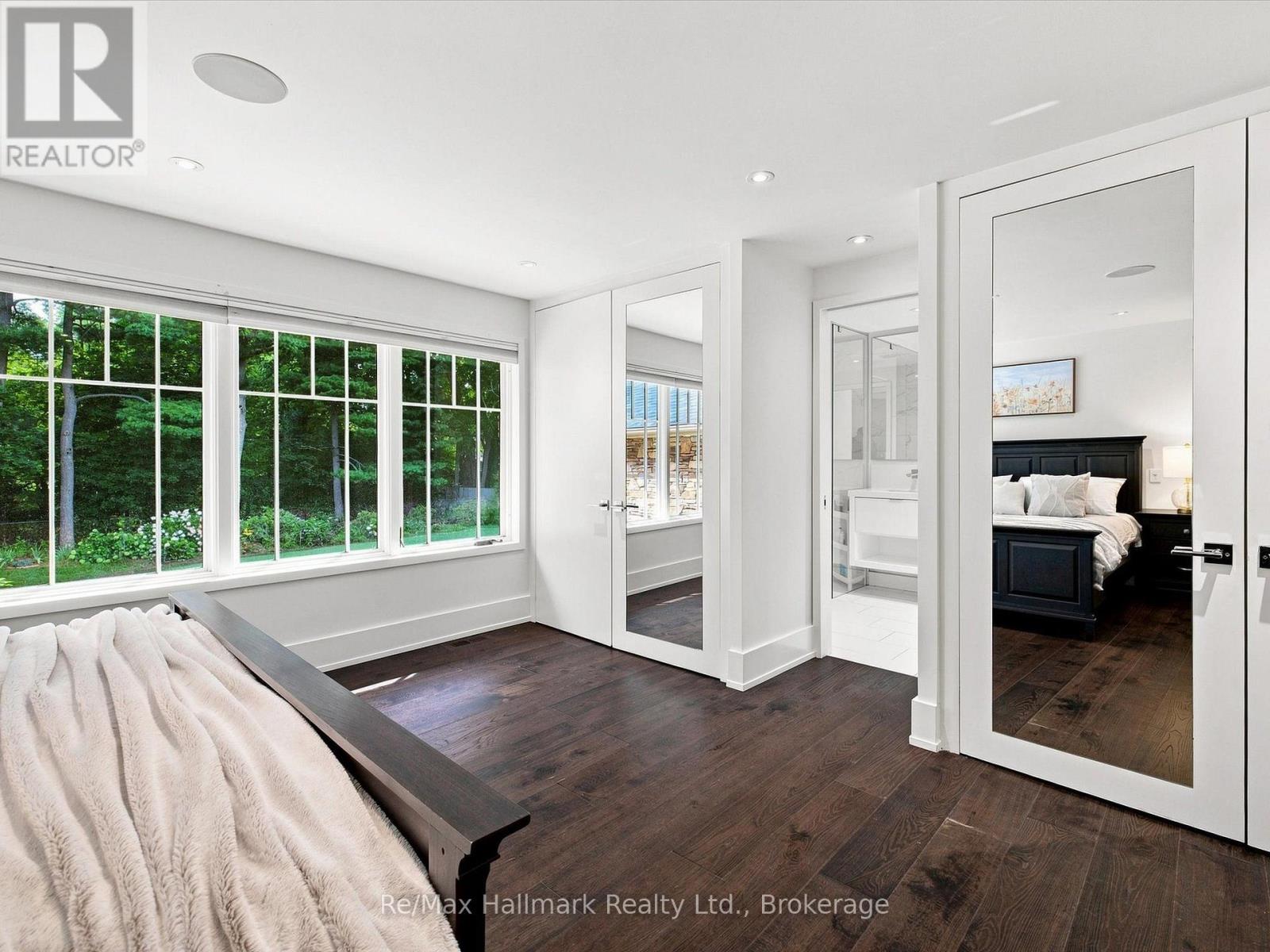 2076 Glenforest Crescent Property Photo 25