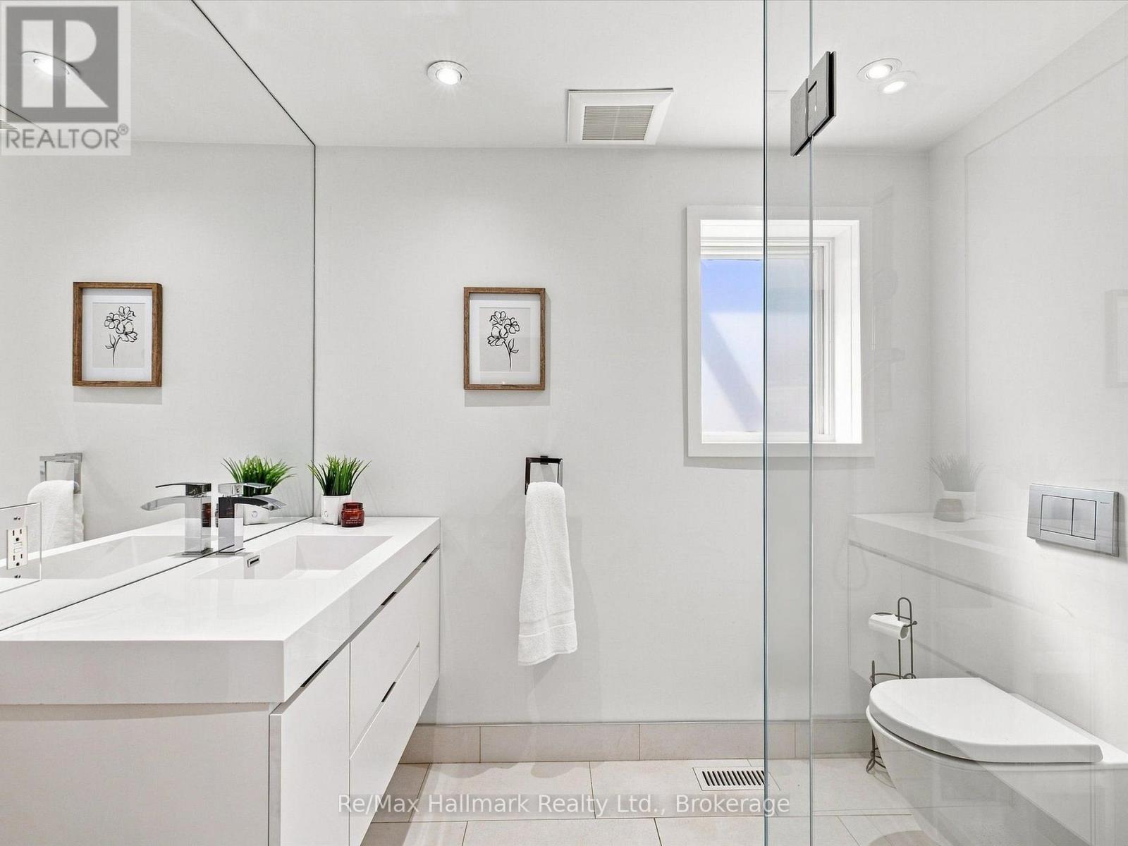 2076 Glenforest Crescent Property Photo 35