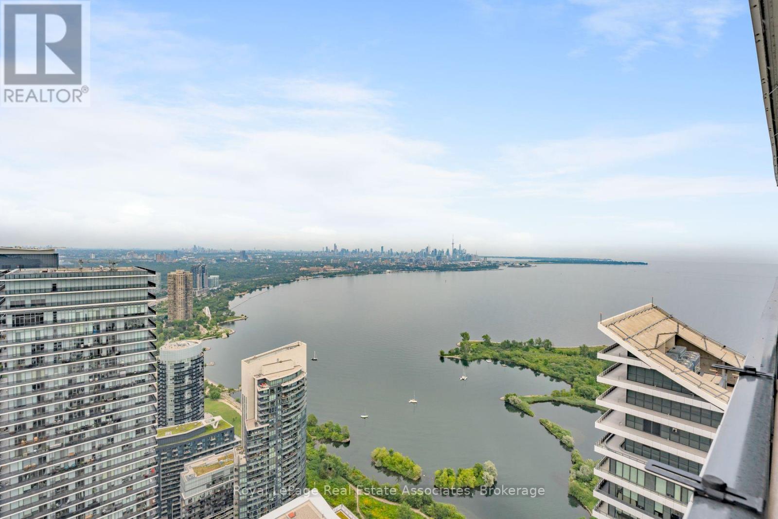 6104 - 30 Shore Breeze Drive Photo de la propriété 1