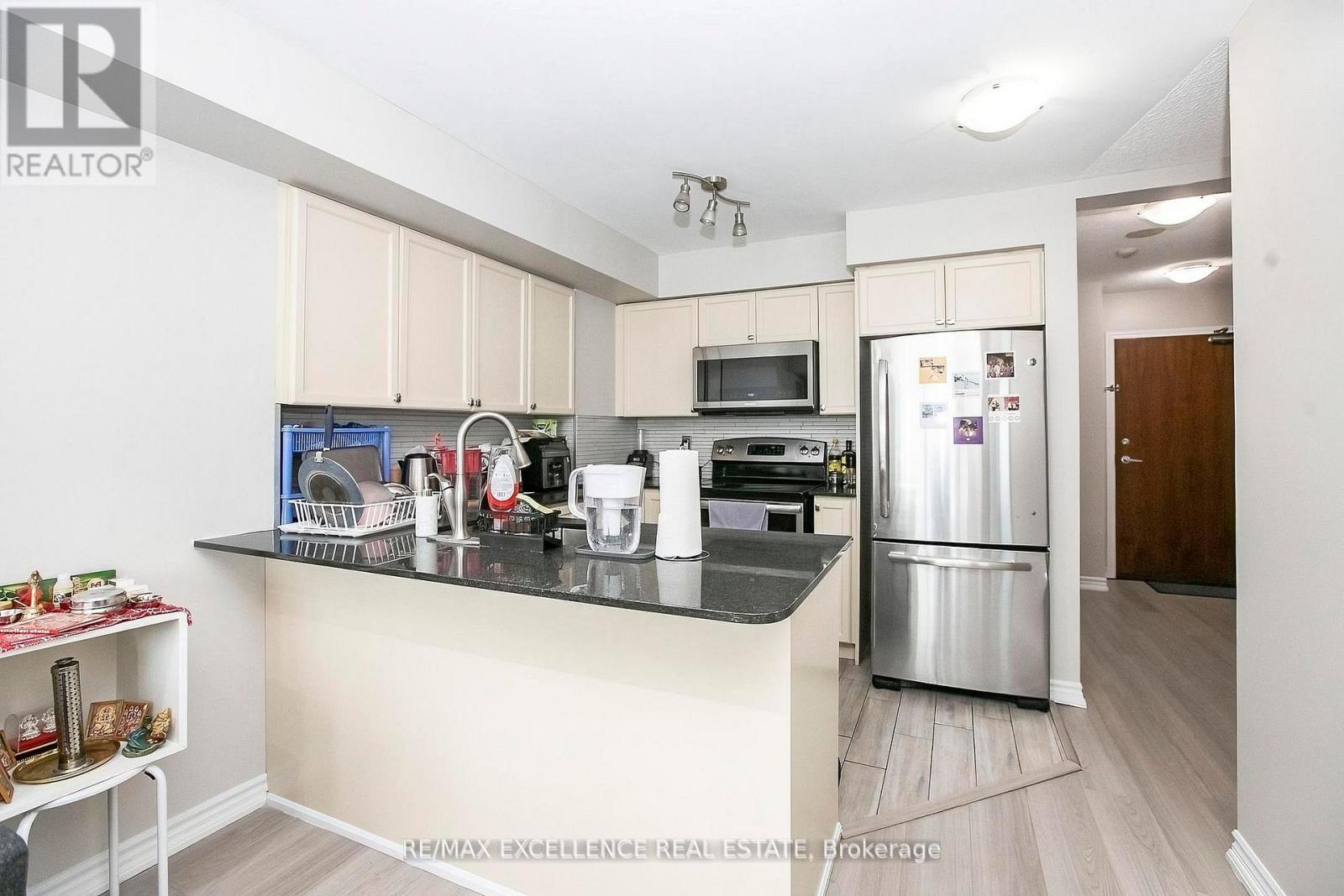 2102 - 33 Elm Drive Property Photo 20