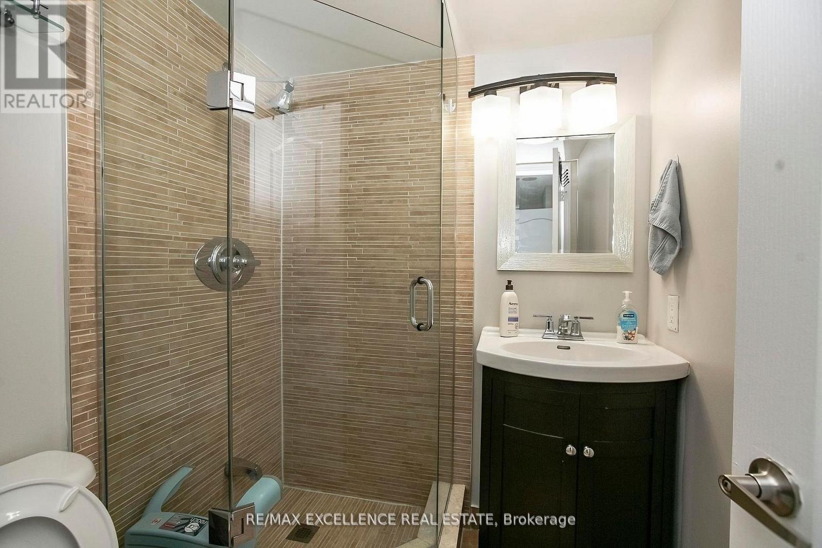2102 - 33 Elm Drive Property Photo 27