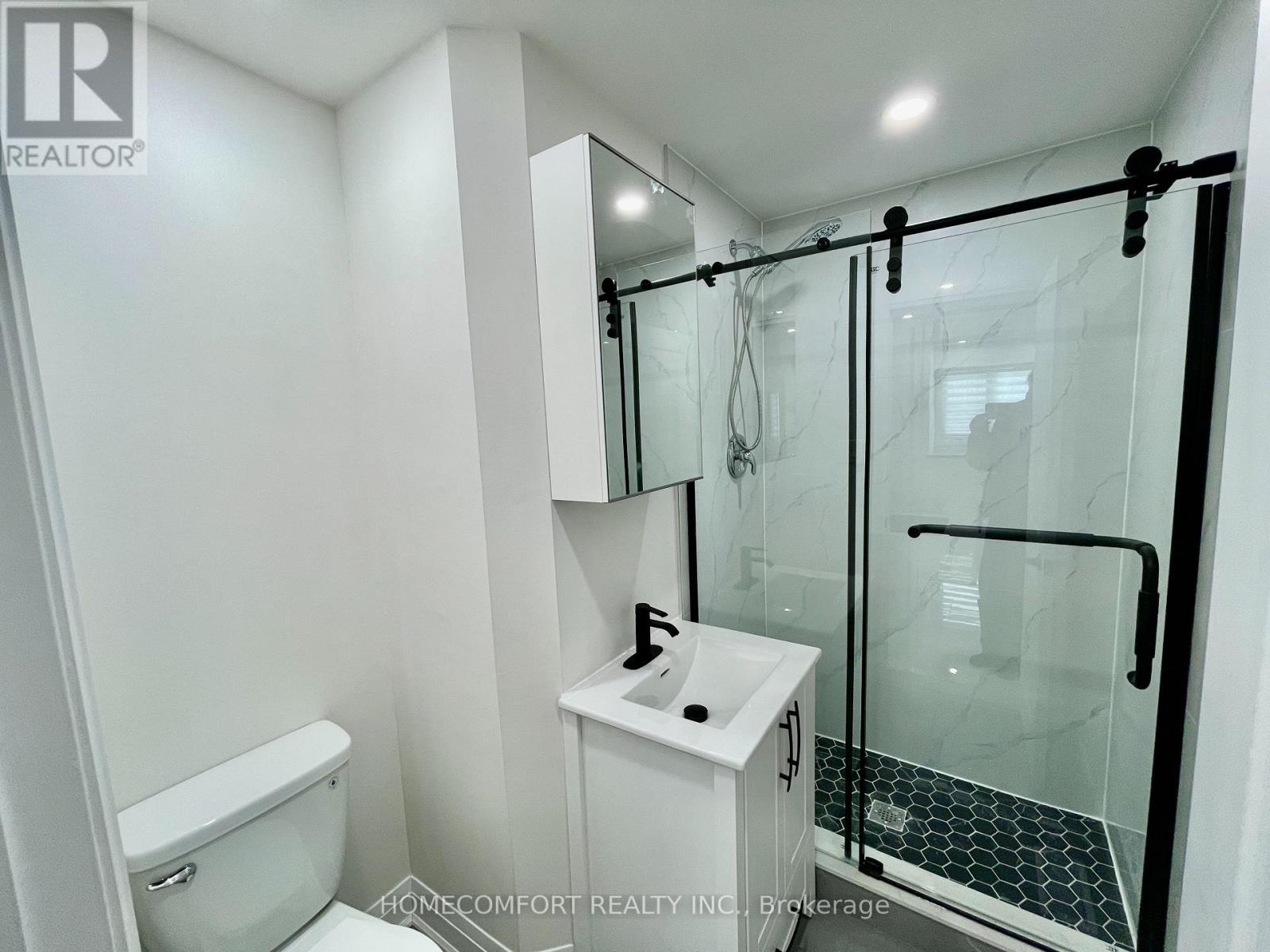 Main - 20 St Clair Gardens Property Photo 8