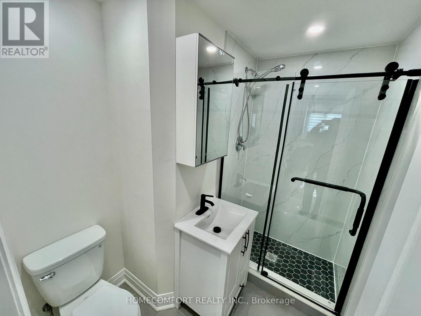 Main - 20 St Clair Gardens Property Photo 15