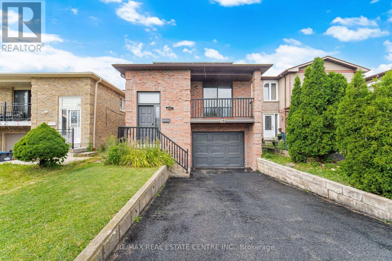 13 DAFOE CRESCENT Property Photo 1