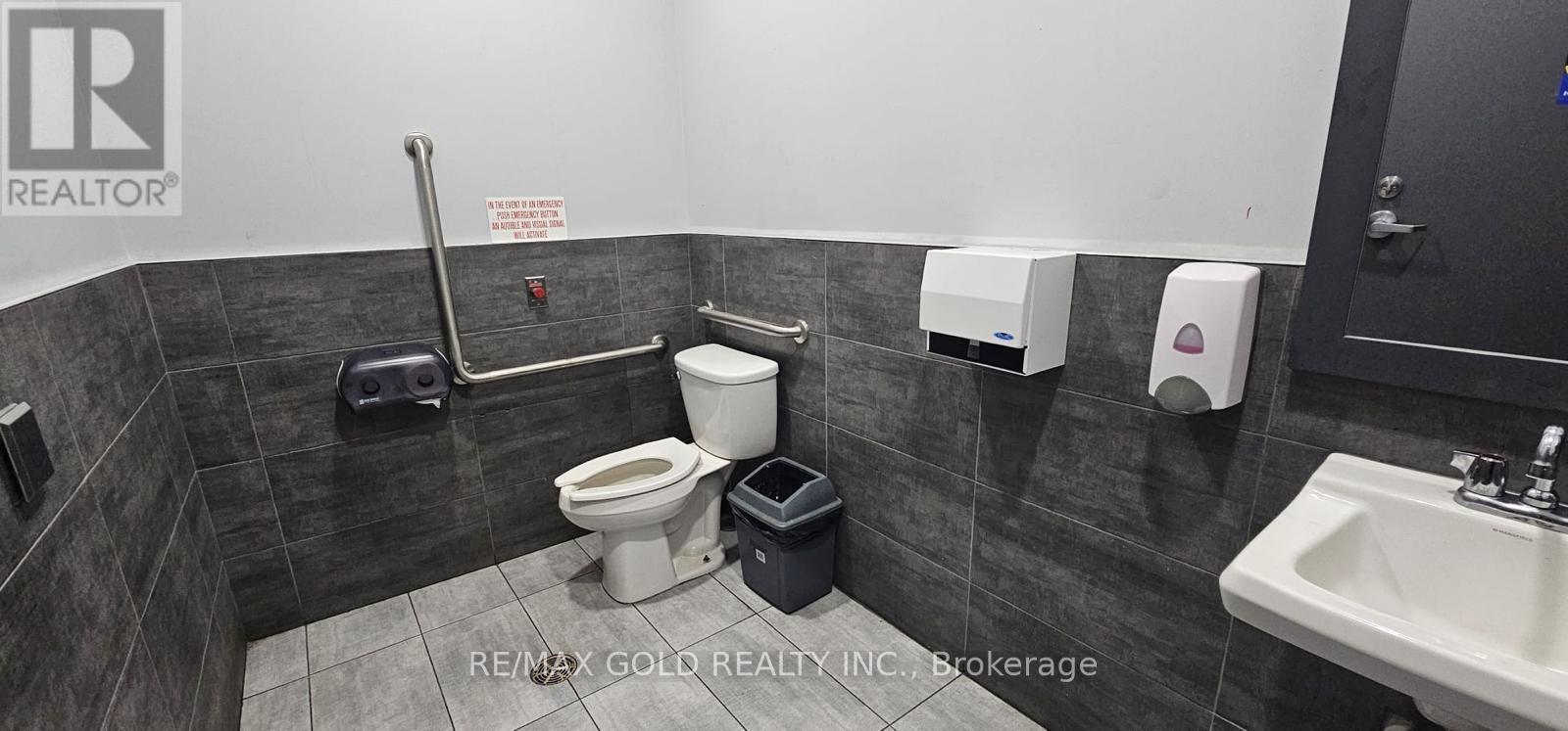 3900 Eglington Avenue W Property Photo 7