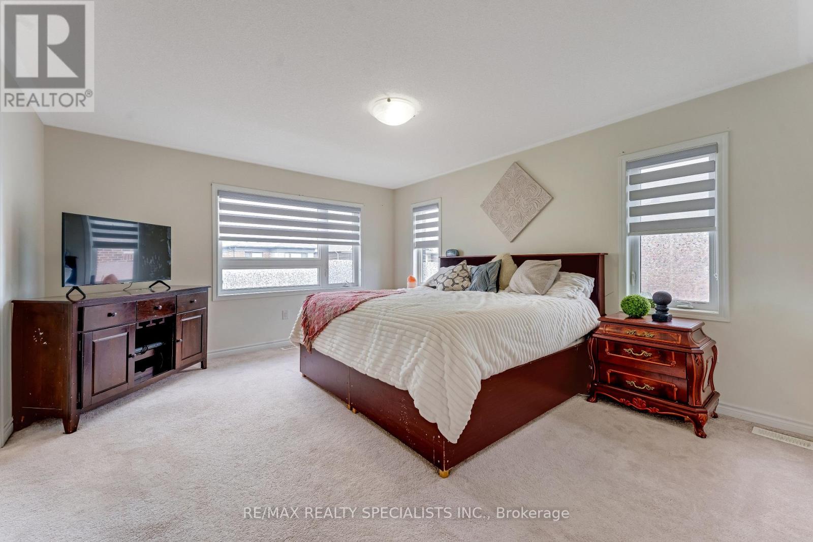 1 Boothill Drive Property Photo 14