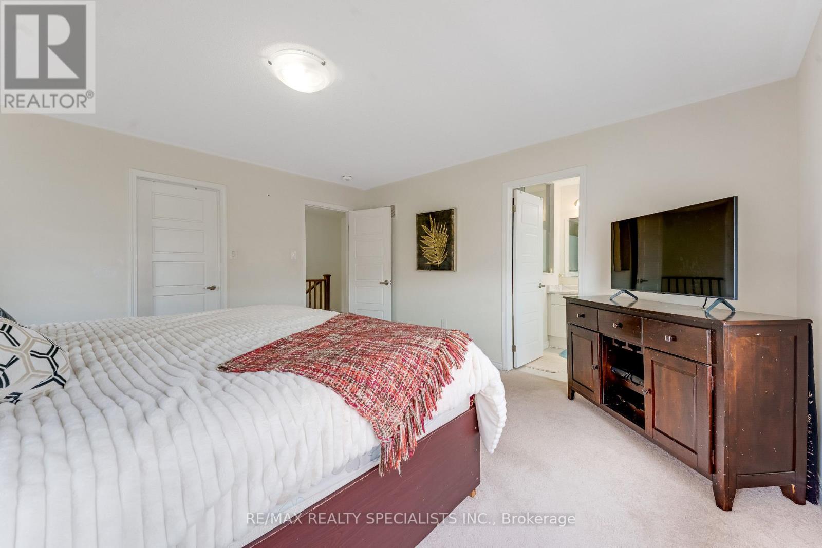 1 Boothill Drive Property Photo 15