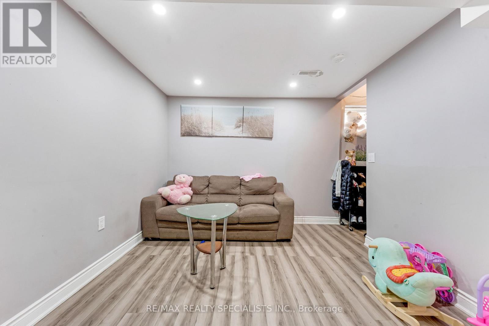 1 Boothill Drive Property Photo 26