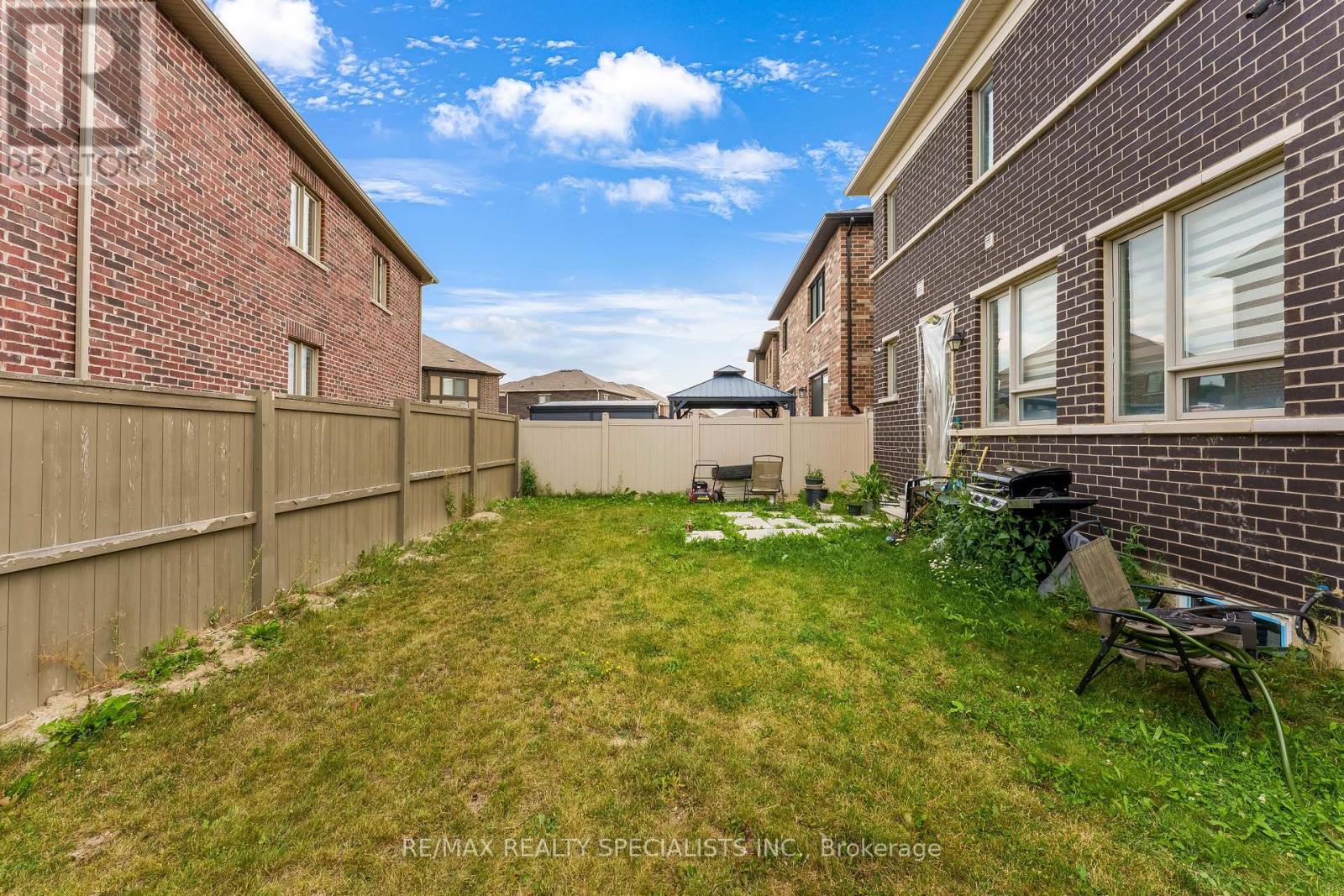 1 Boothill Drive Property Photo 34