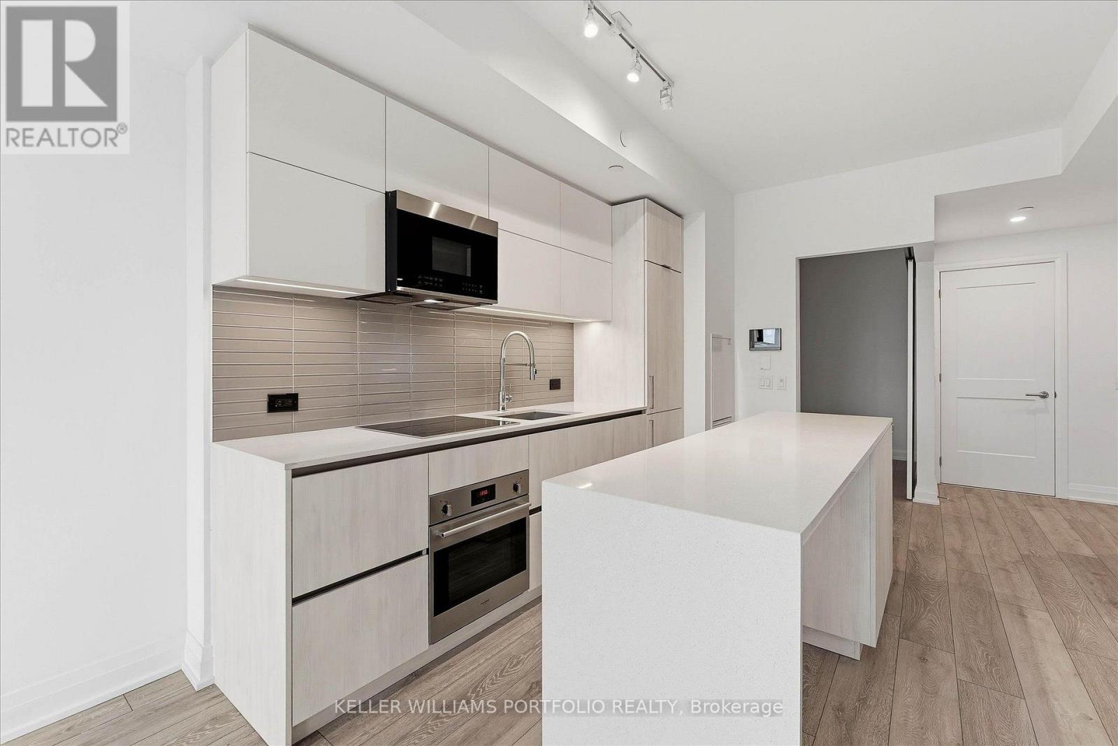 506 - 21 Park Street E Property Photo 10