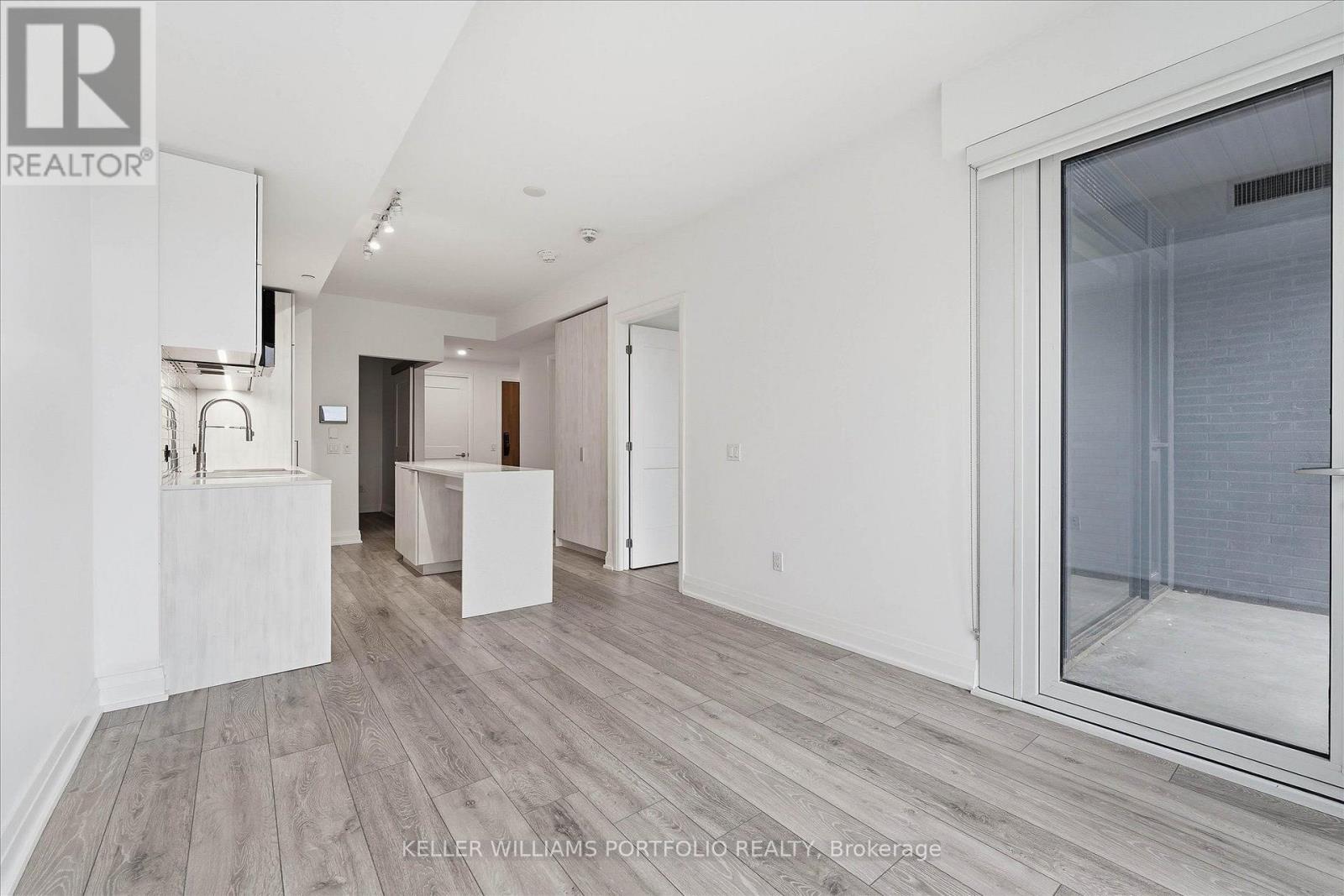 506 - 21 Park Street E Property Photo 13