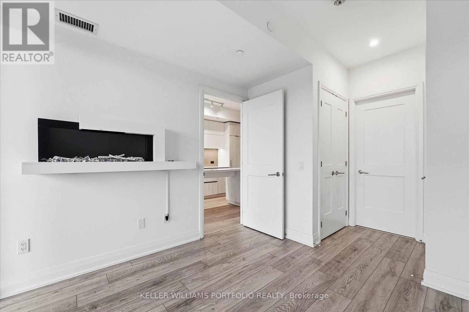 506 - 21 Park Street E Property Photo 18