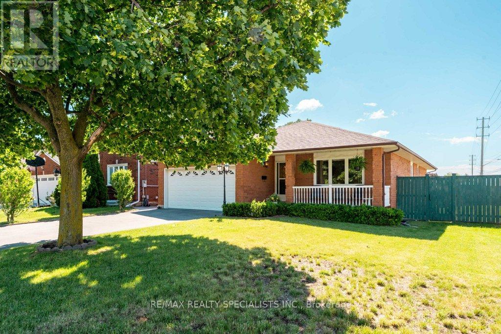 330 HICKORY CIRCLE Property Photo 1