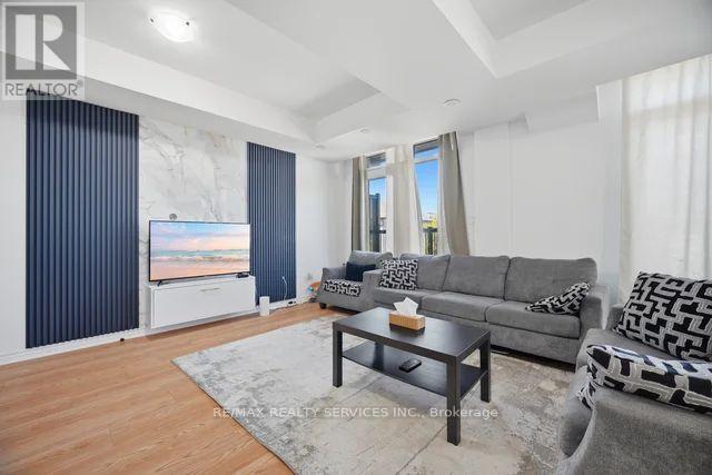 14 - 417 Dougall Avenue Property Photo 3