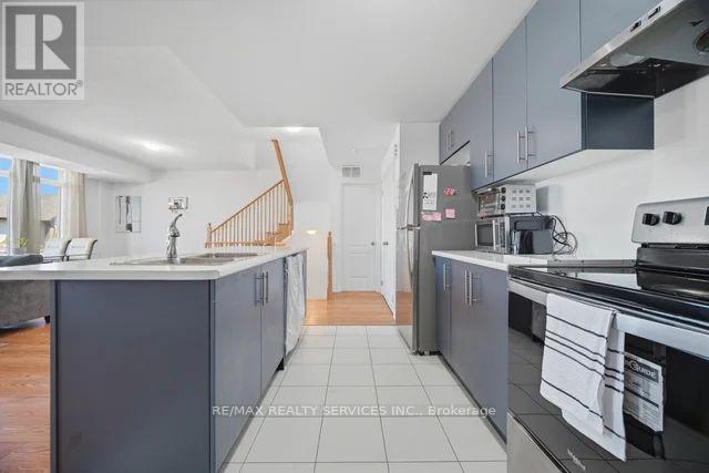 14 - 417 Dougall Avenue Property Photo 6